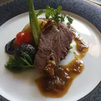 แก้มเนื้อฮิดะตุ๋นเบียร์