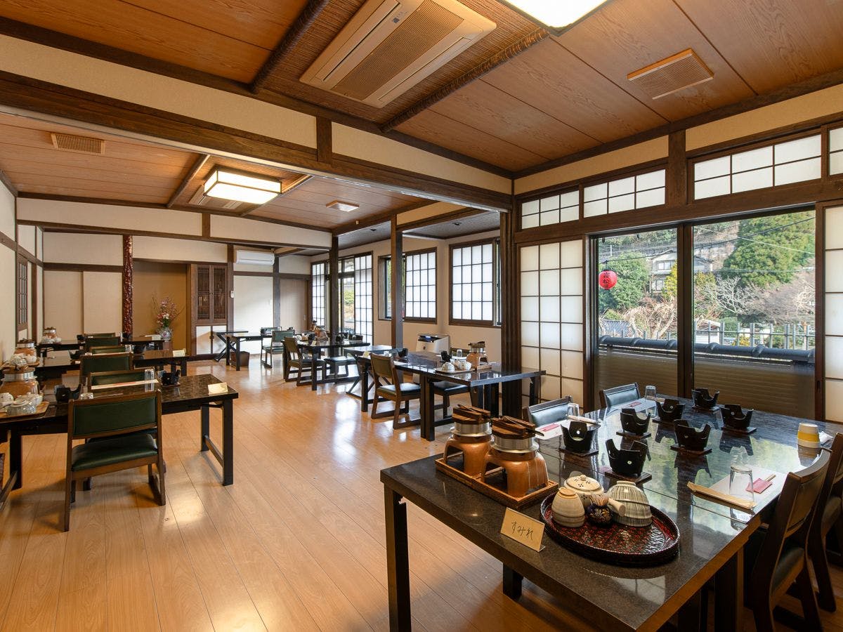 *【สถานที่รับประทานอาหาร】