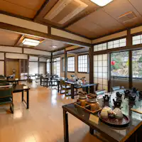 *【สถานที่รับประทานอาหาร】