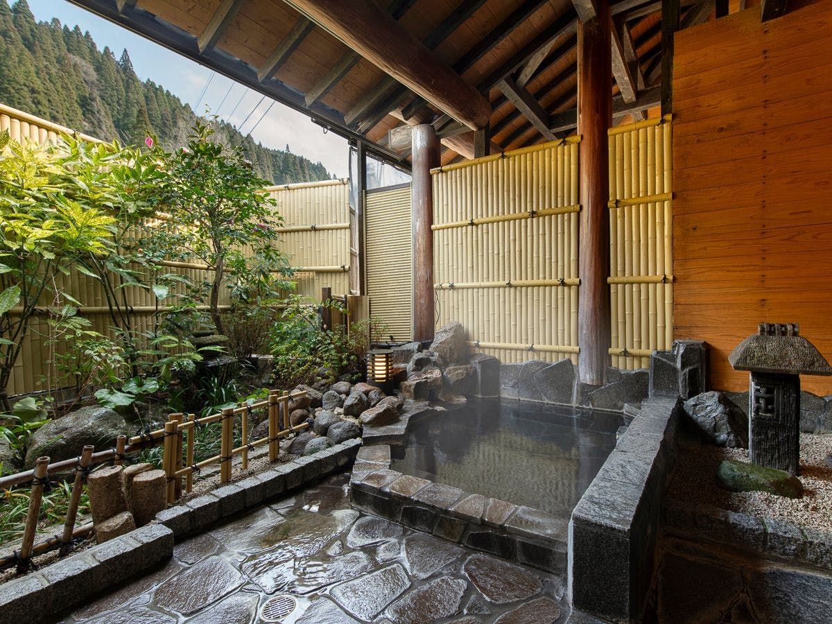 *【น้ำพุร้อนสึบากิ】