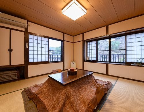 *【客室一例／離れ】冬にはコタツも登場！*