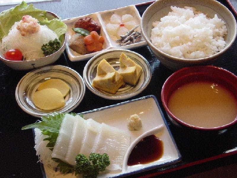 Kikuyo Shokudo Set Makan Cumi Sashimi