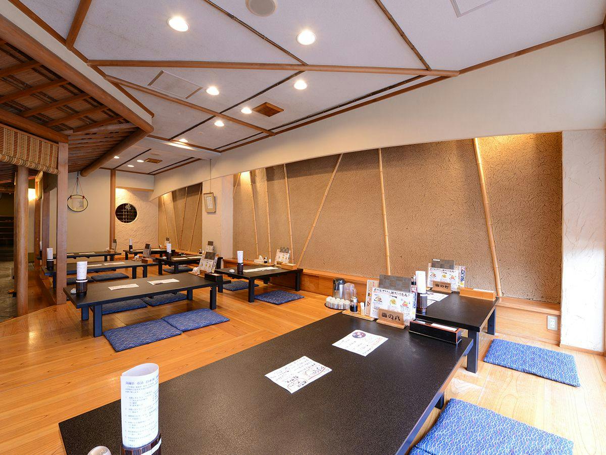 Kani to Katsugyo Ryori no Yado Kaifutei Teradomari Nihonkai