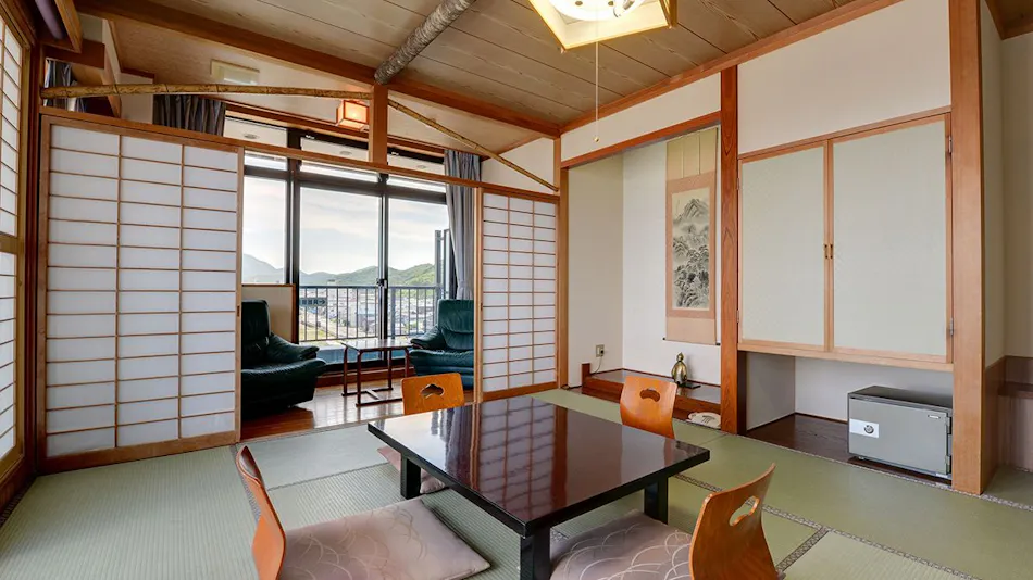 Kani to Katsugyo Ryori no Yado Kaifutei Teradomari Nihonkai