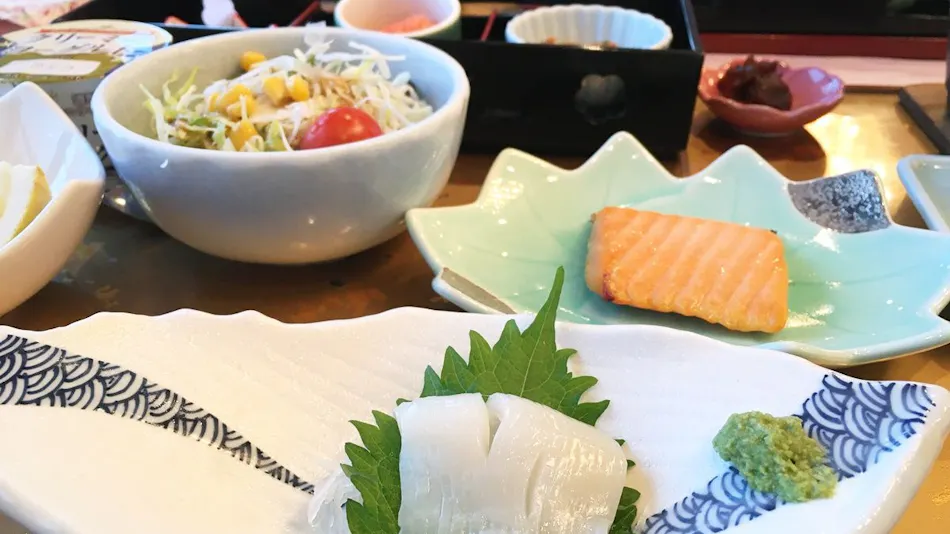 Kani to Katsugyo Ryori no Yado Kaifutei Teradomari Nihonkai