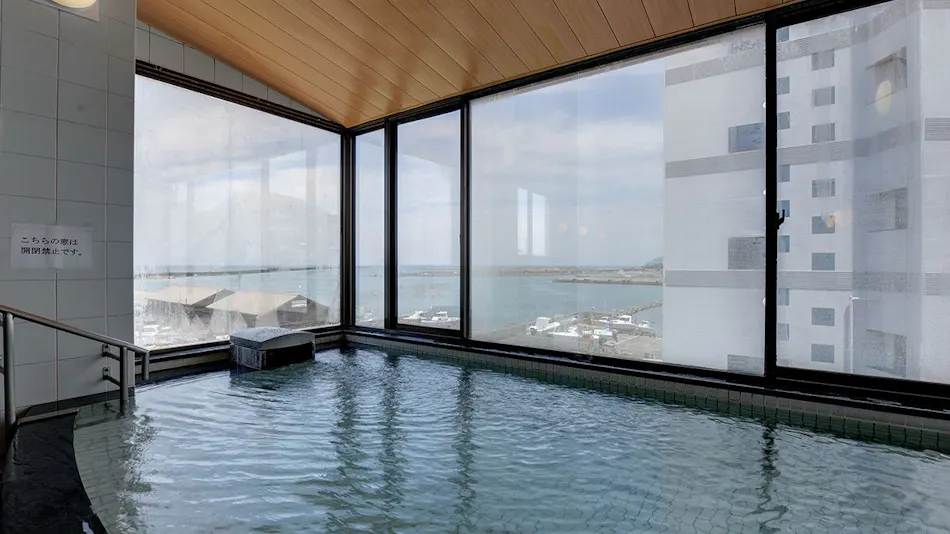 Kani to Katsugyo Ryori no Yado Kaifutei Teradomari Nihonkai