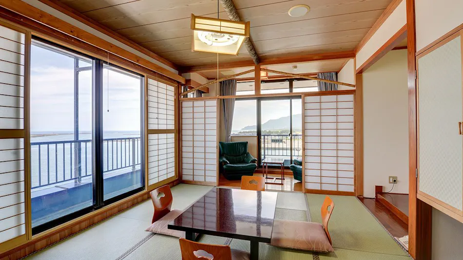 Kani to Katsugyo Ryori no Yado Kaifutei Teradomari Nihonkai