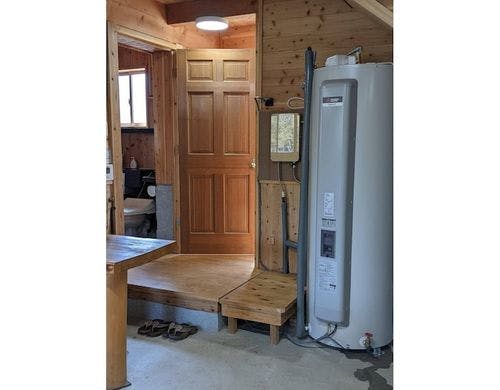 太陽光発電の余剰電力でお湯を沸かす。