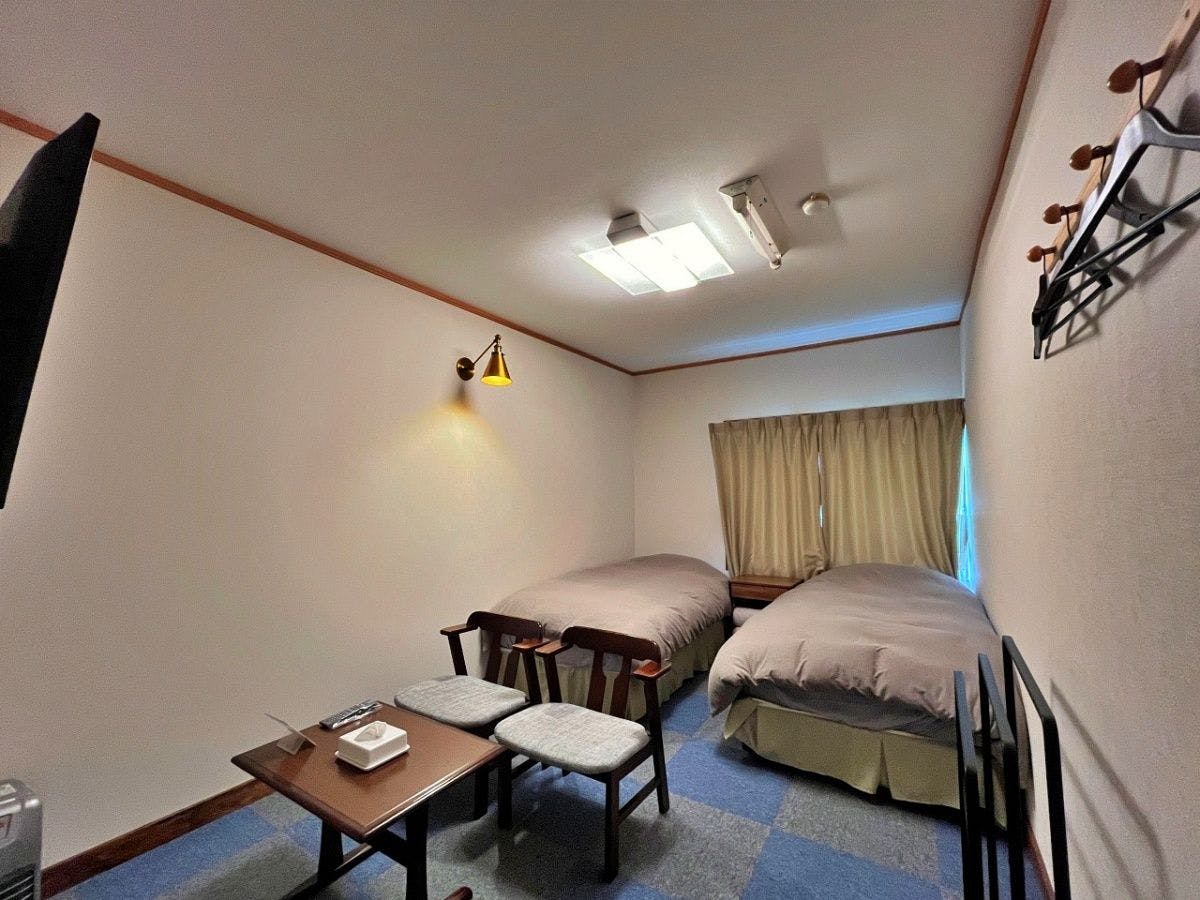 ห้อง 112 - เตียงคู่ (2)