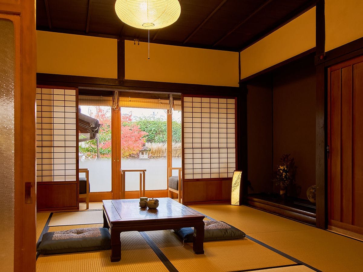 Himeji Castle’s back parlor-like　400-year-old inn ”Tetsu-juro”（former Oguni’s residence)