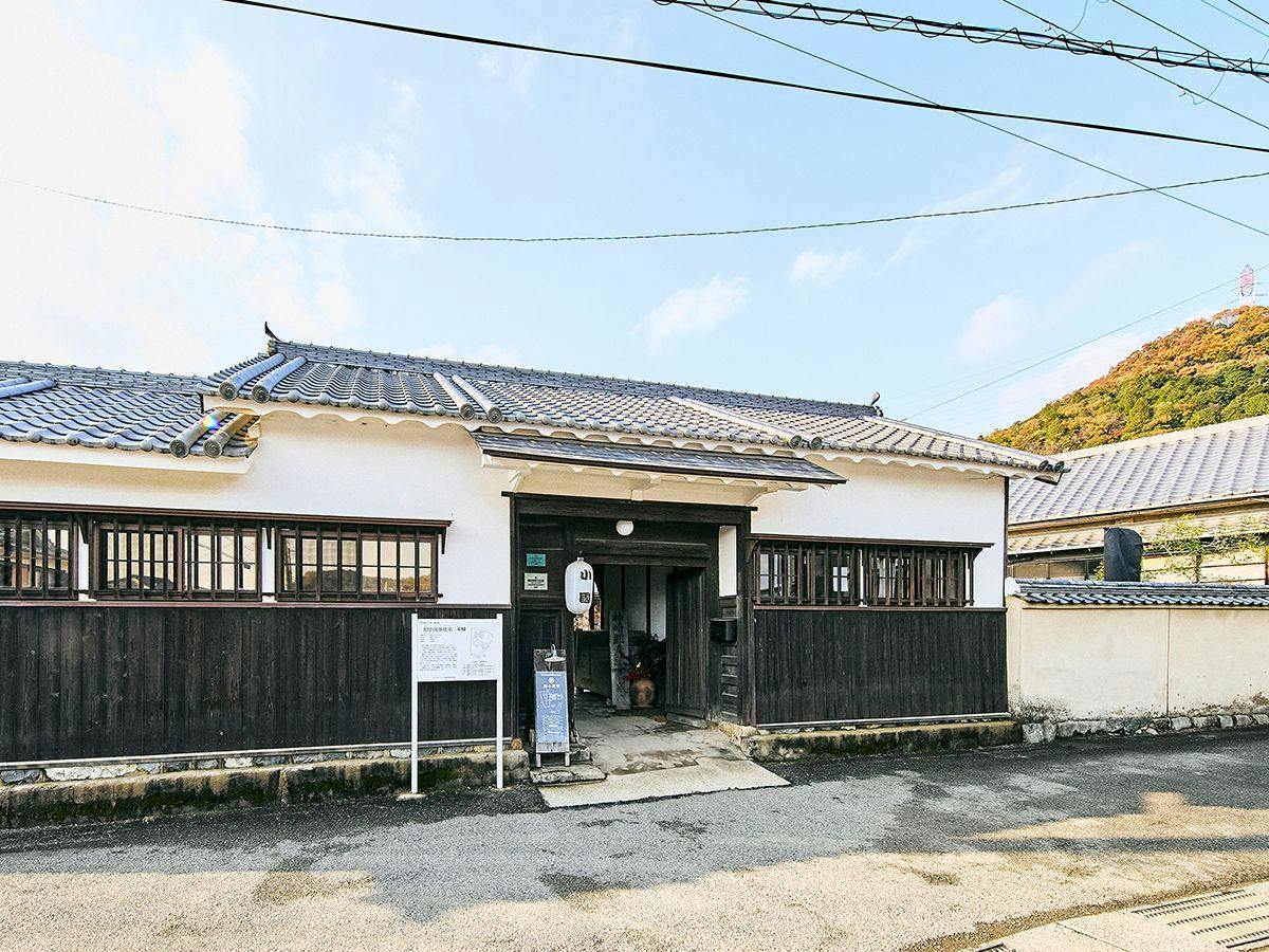 Himeji Castle’s back parlor-like　400-year-old inn ”Tetsu-juro”（former Oguni’s residence)