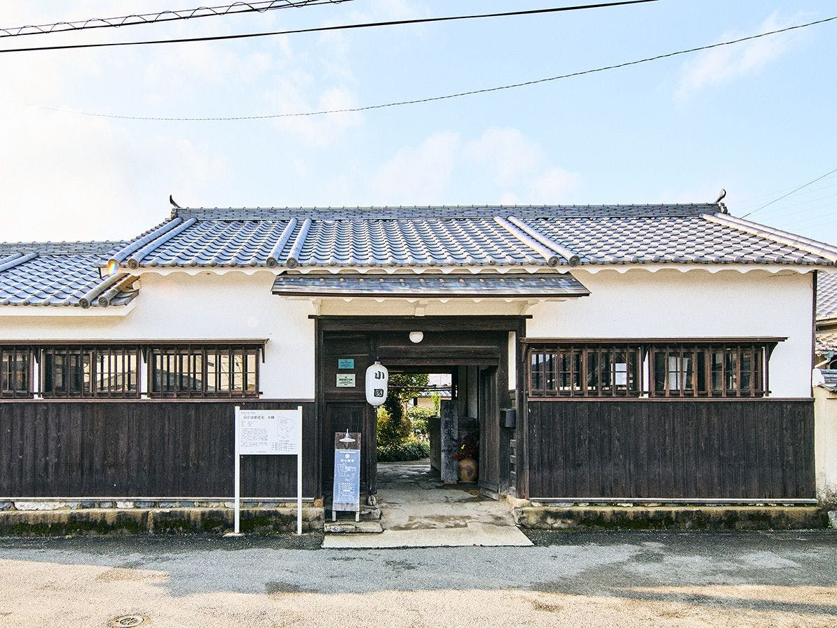 Himeji Castle’s back parlor-like　400-year-old inn ”Tetsu-juro”（former Oguni’s residence)