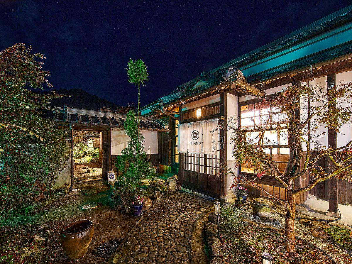 Himeji Castle’s back parlor-like　400-year-old inn ”Tetsu-juro”（former Oguni’s residence)