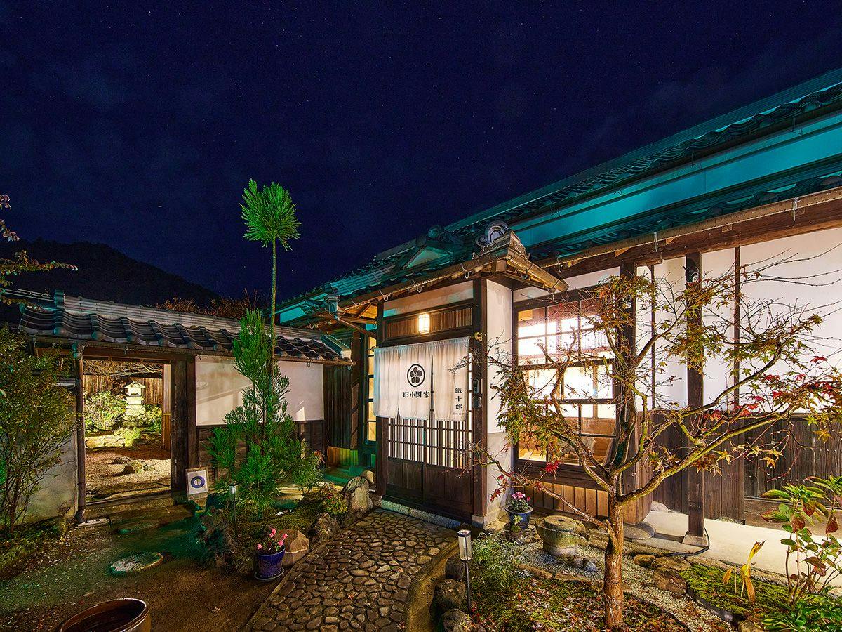 Himeji Castle’s back parlor-like　400-year-old inn ”Tetsu-juro”（former Oguni’s residence)