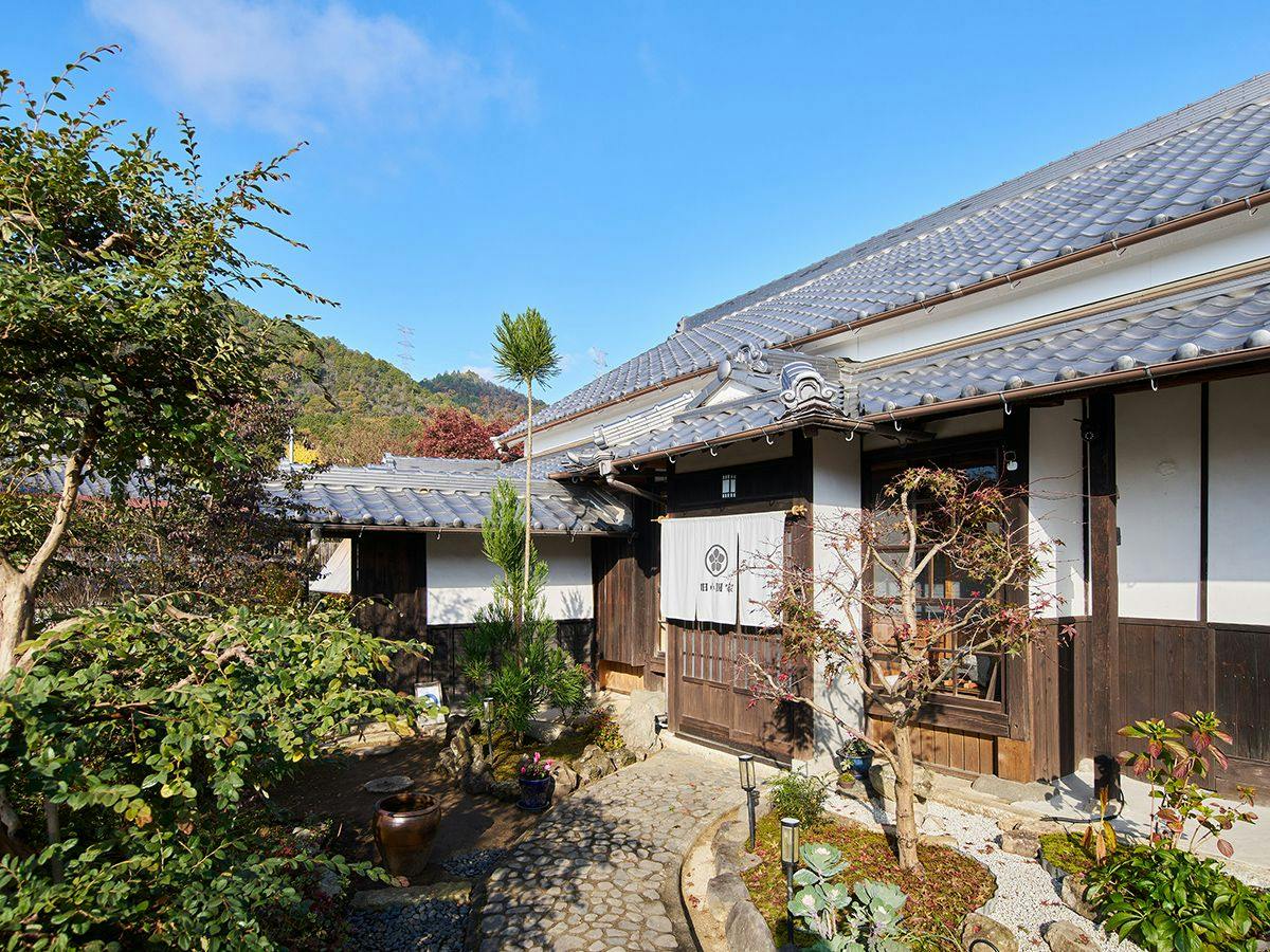 Himeji Castle’s back parlor-like　400-year-old inn ”Tetsu-juro”（former Oguni’s residence)