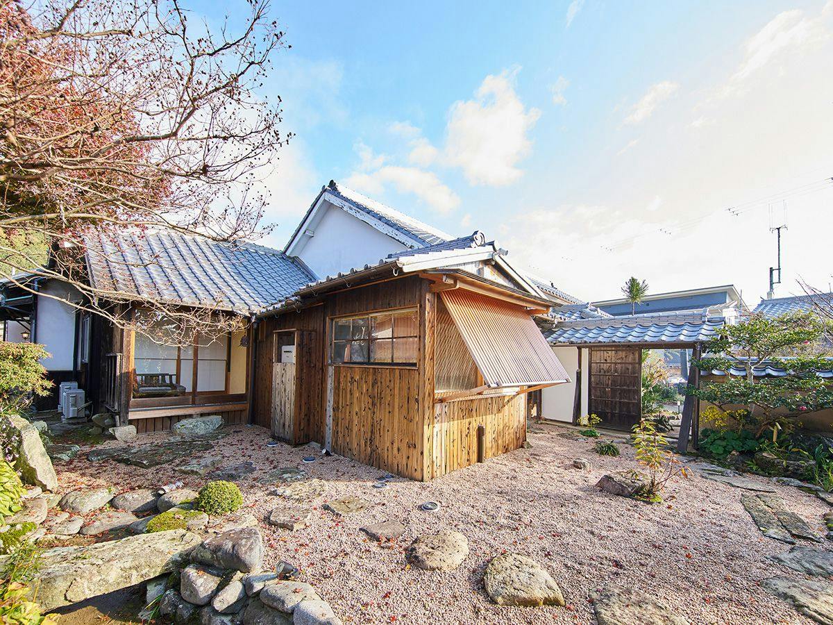 Himeji Castle’s back parlor-like　400-year-old inn ”Tetsu-juro”（former Oguni’s residence)