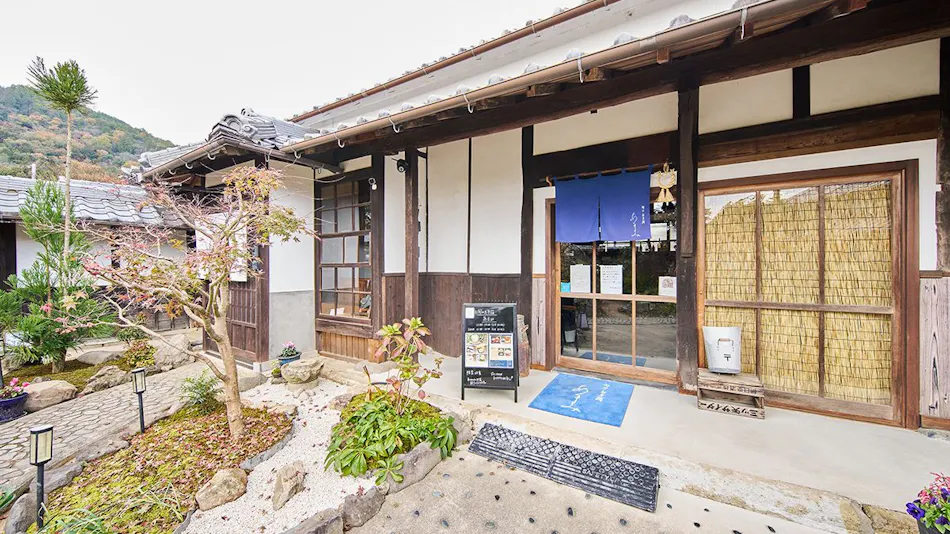Himeji Castle’s back parlor-like 400-year-old inn ”Tetsu-juro”(former Oguni’s residence)