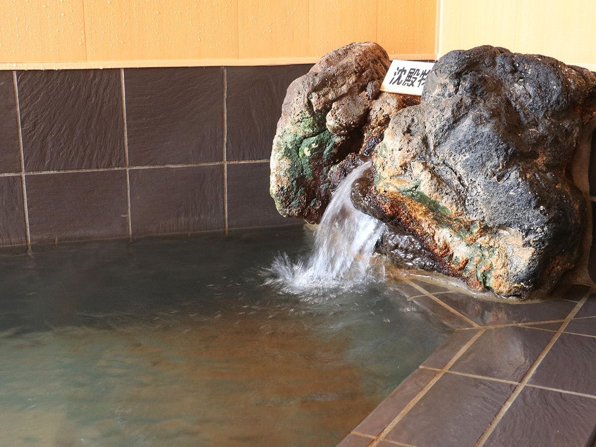 อ่างอาบน้ำในร่ม