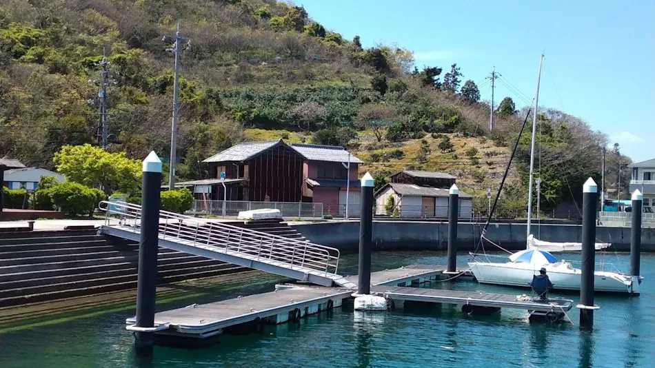 Yutaka Umi no Eki Tobishima-kan