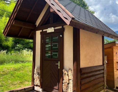 秋棟　トイレ外観