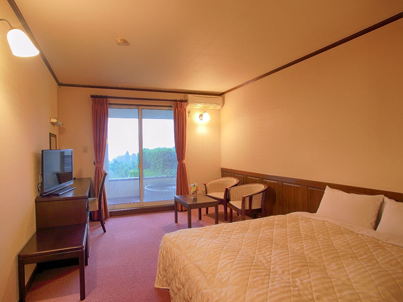 British Style Petit Hotel Queen's Suite