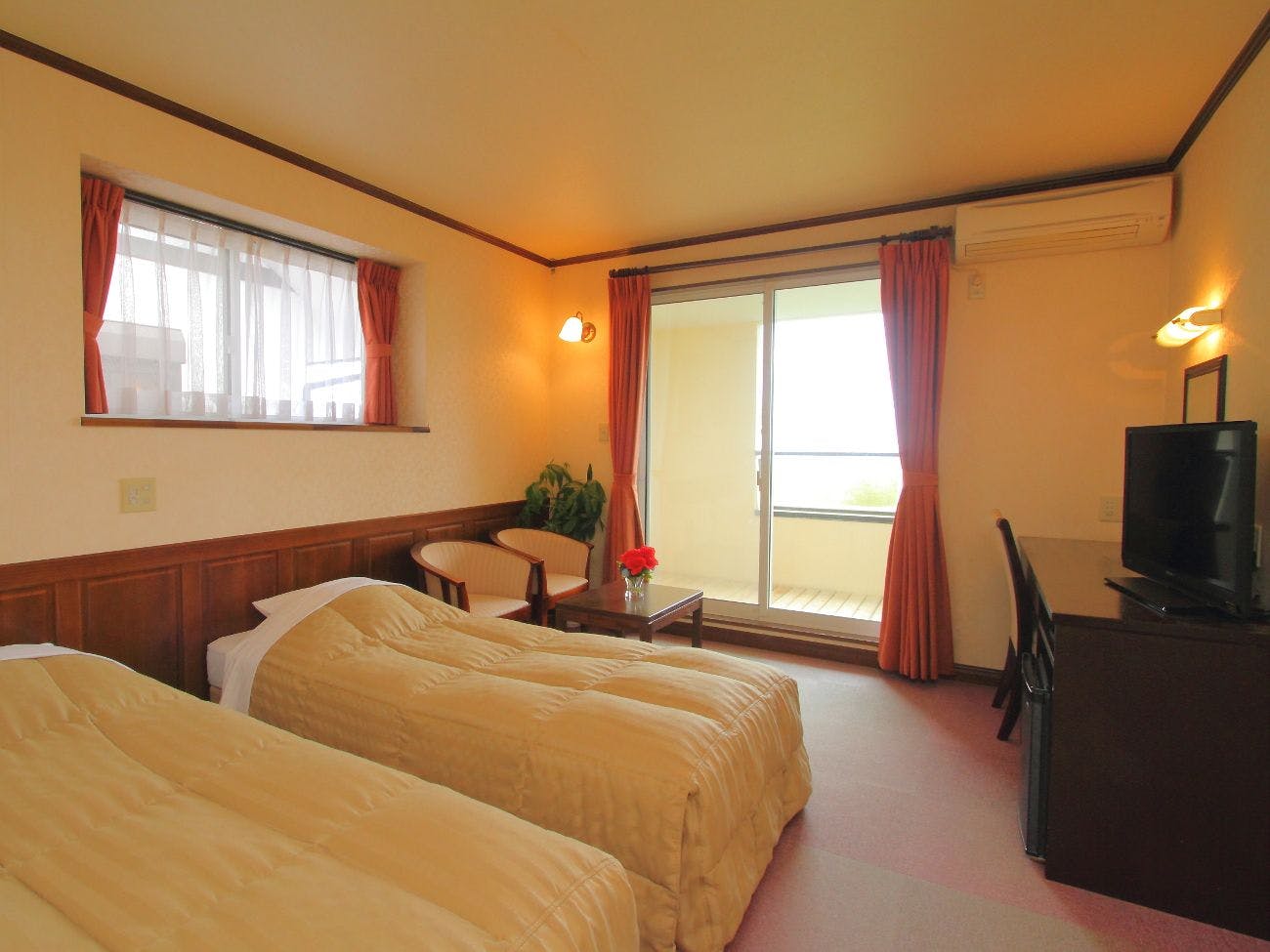 객실 예시 (트윈 침대)