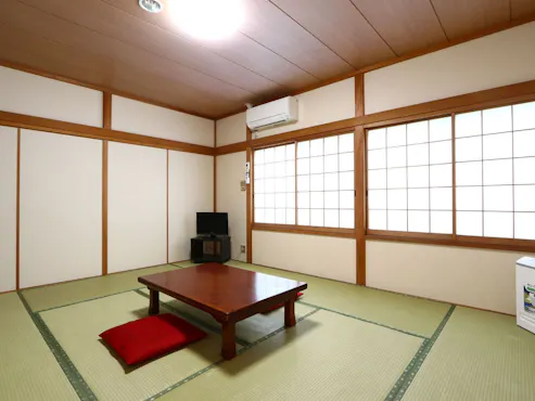 【객실】2층에 있는 다다미 10장 크기의 일본식 방