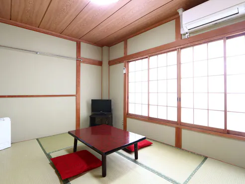 【객실】2층에 있는 다다미 6장 크기의 일본식 방