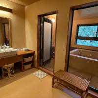 ห้องเปลี่ยนเสื้อผ้า Shirabiso