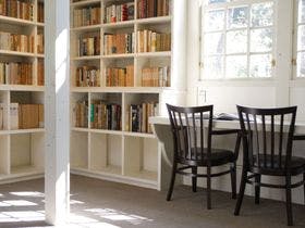 Ｂ・Ｂ・Ｃ長湯　長期滞在施設と林の中の小さな図書館