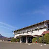 ที่จอดรถขนาดใหญ่ด้านในซ้าย