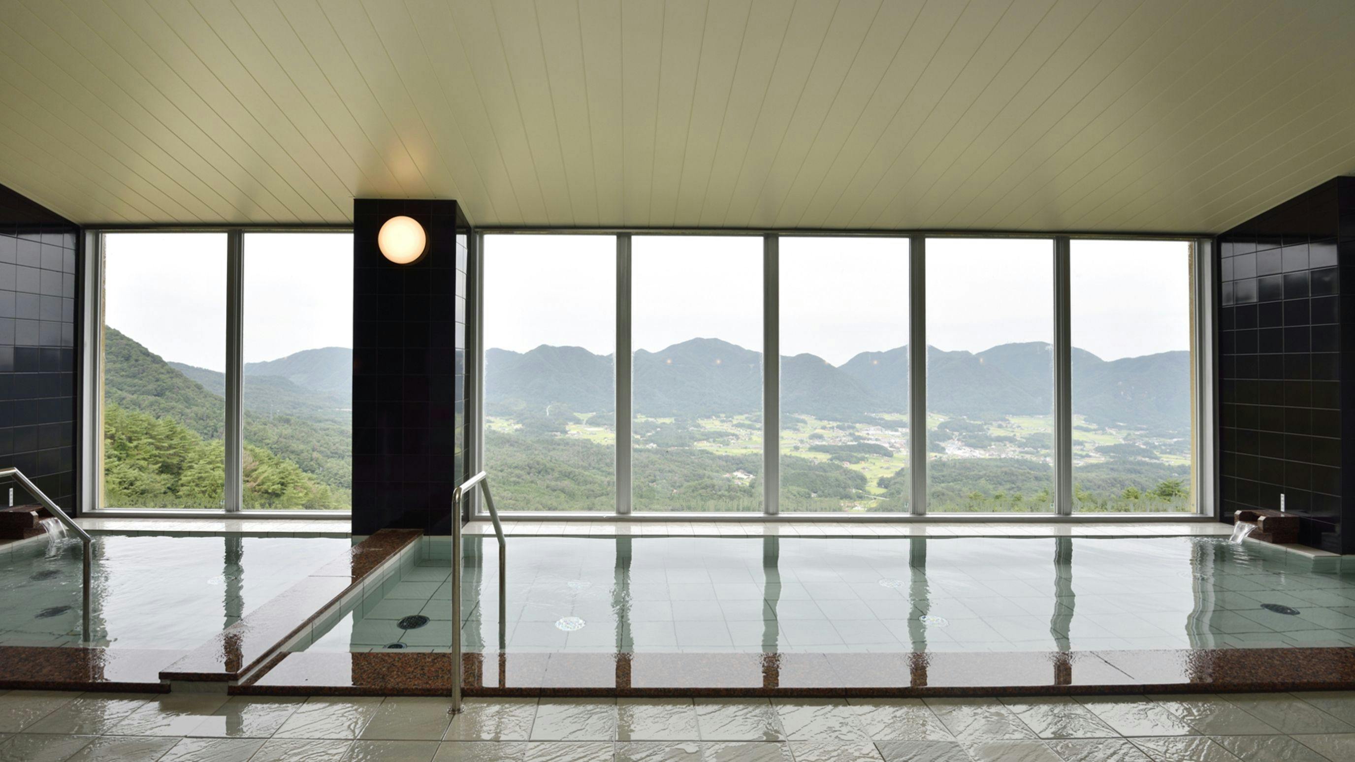 ห้องอาบน้ำสาธารณะ