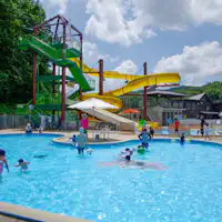 สระว่ายน้ำหมู่บ้านท่องเที่ยวเยาวชน