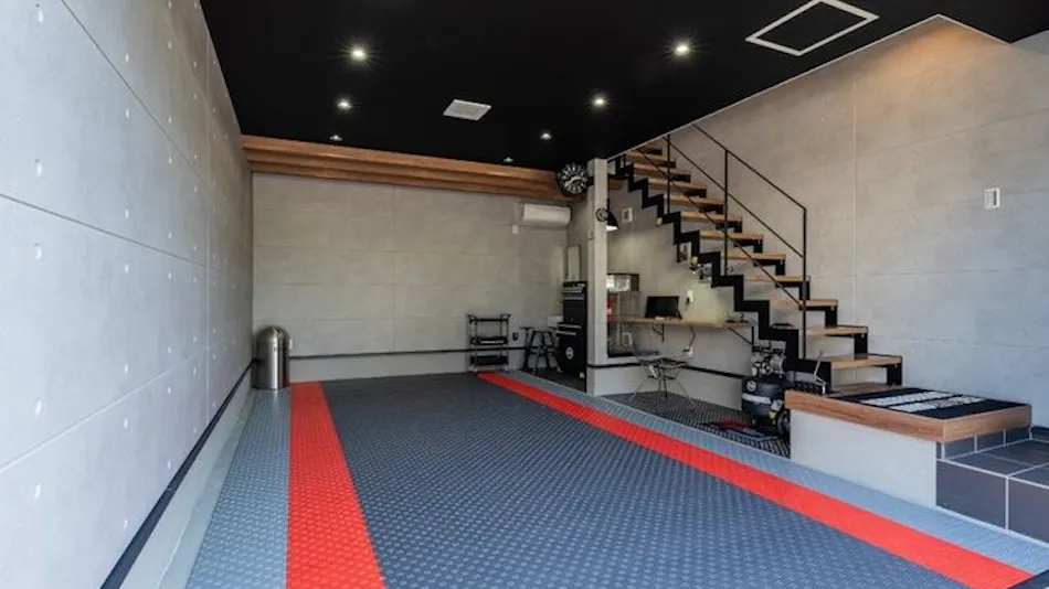 Garage House Hotel ISHIUCHI BASE