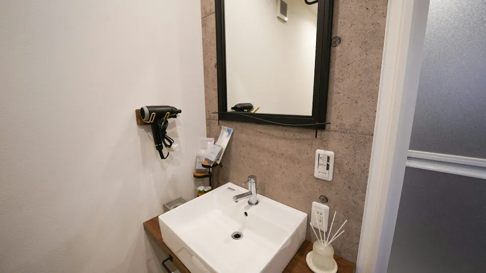 Garage House Hotel ISHIUCHI BASE