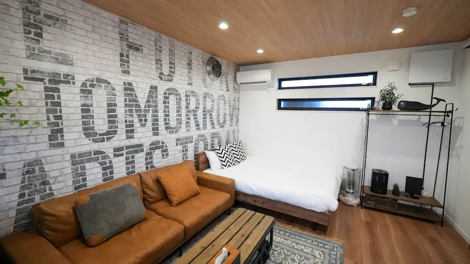 Garage House Hotel ISHIUCHI BASE