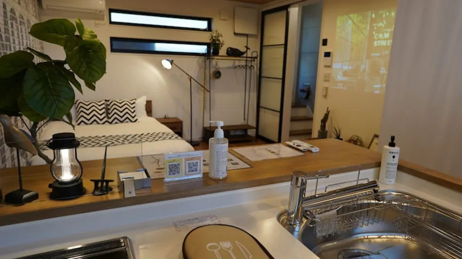 Garage House Hotel ISHIUCHI BASE
