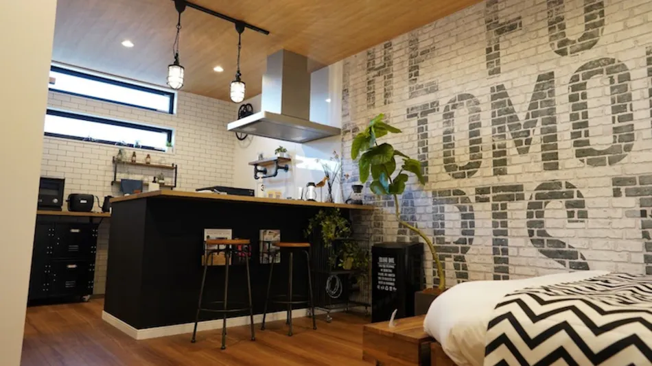 Garage House Hotel ISHIUCHI BASE