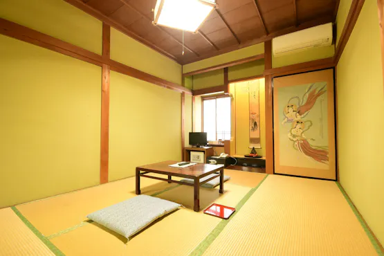 ห้องสไตล์ญี่ปุ่น 6 เสื่อฝั่งสวน