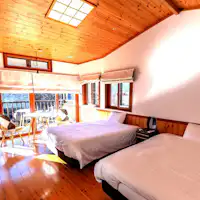 ห้องพักที่โอบล้อมด้วยความอบอุ่นของไม้