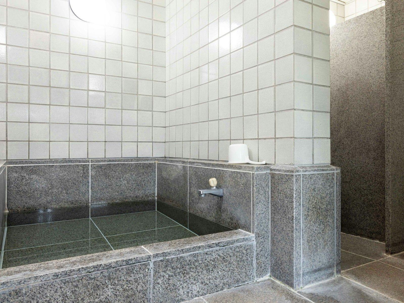 Large Public Bath (Women Only)