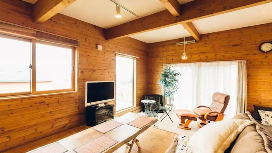 Lake Toya Private Log House