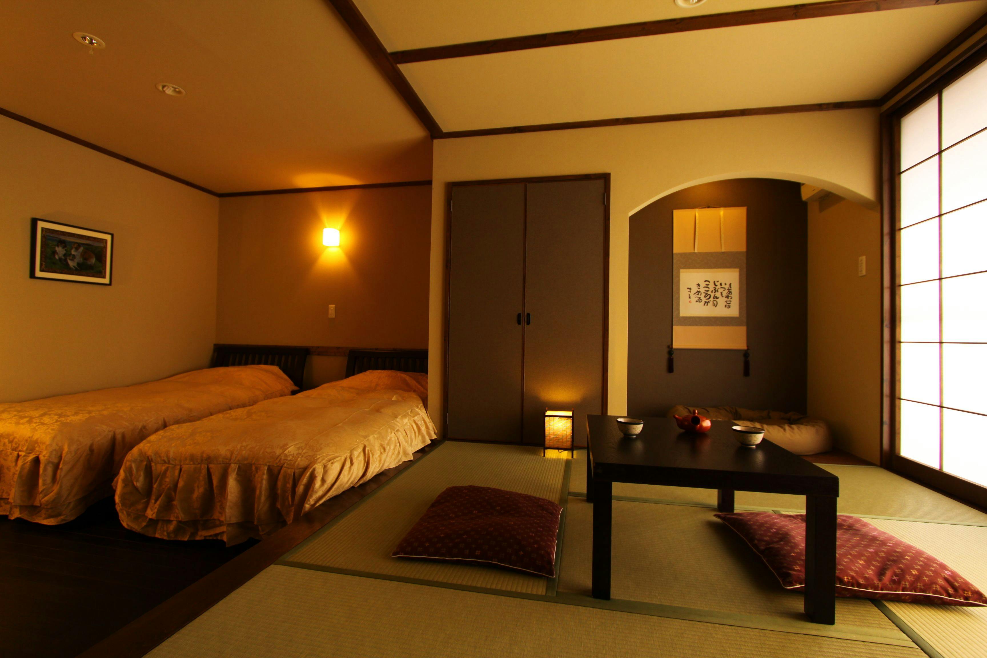 ห้องพักเป็นแบบญี่ปุ่น-ตะวันตกที่มีบรรยากาศเงียบสงบ