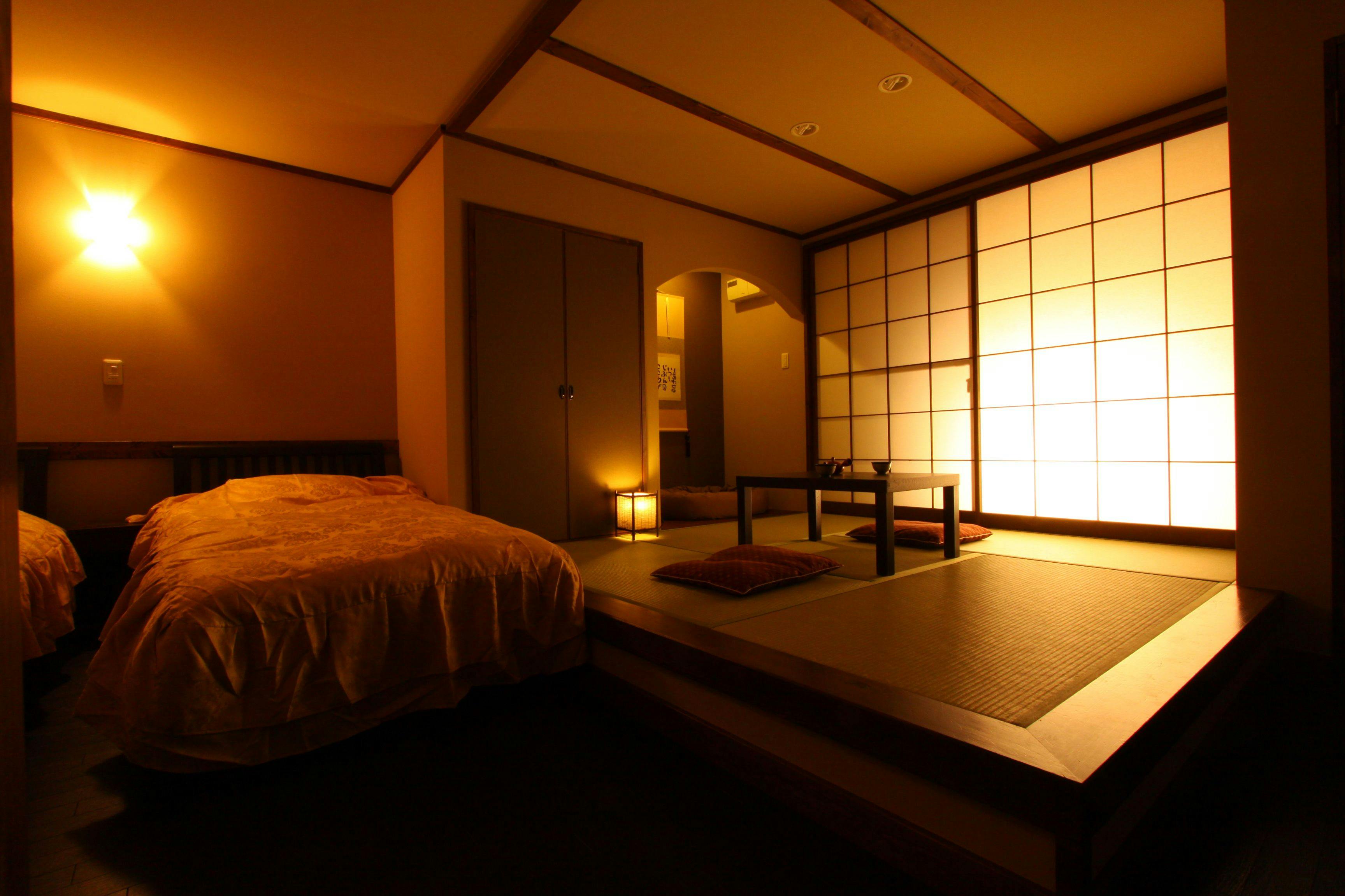 ห้องพักทุกห้องมีเตียงคู่และการออกแบบเสื่อทาทามิขนาด 4.5 เสื่อ