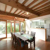 Dapur dan ruang makan gaya tatap muka