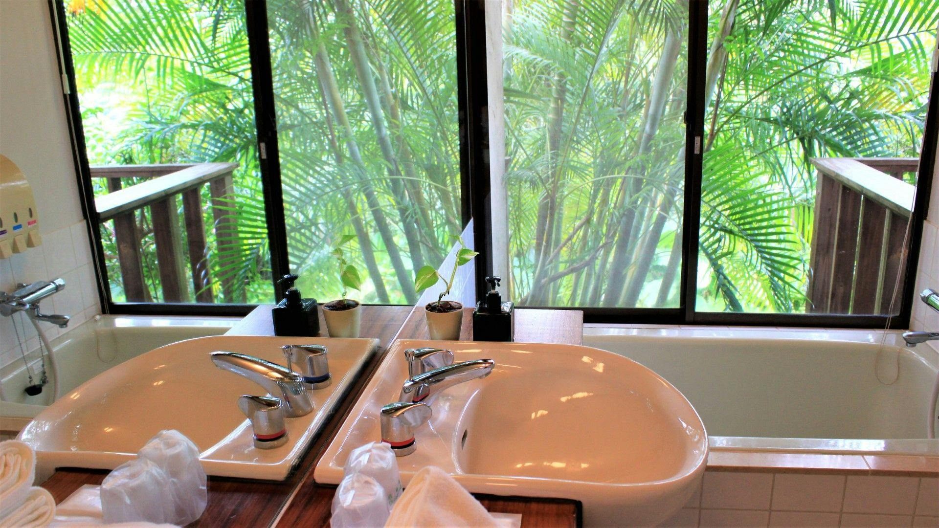 Niraina Resort & Yacht Holidays <Iriomote Island>