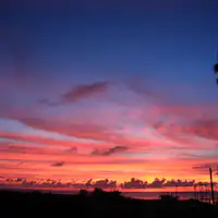 Matahari terbenam yang megah