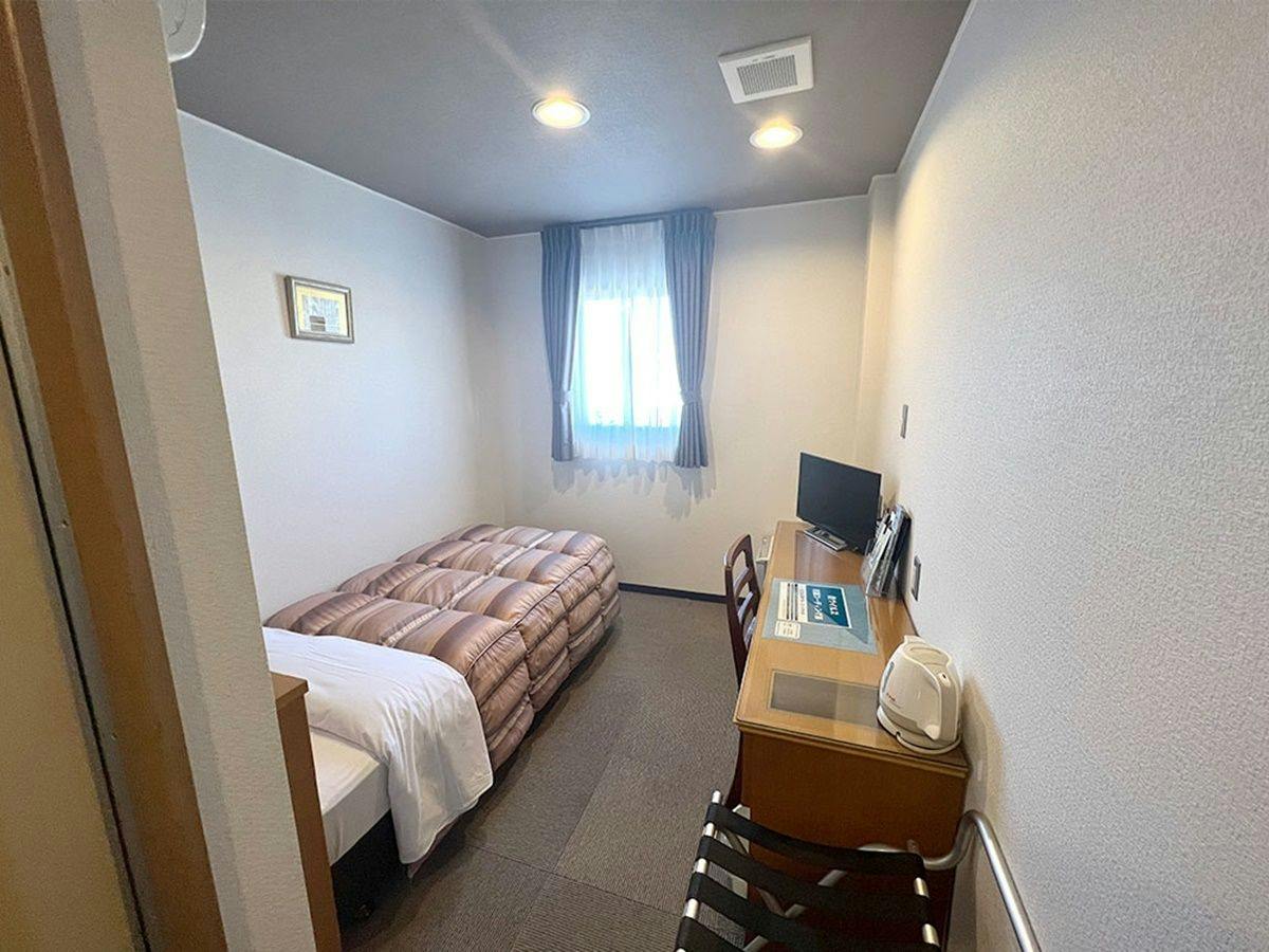 Business Hotel Roadside