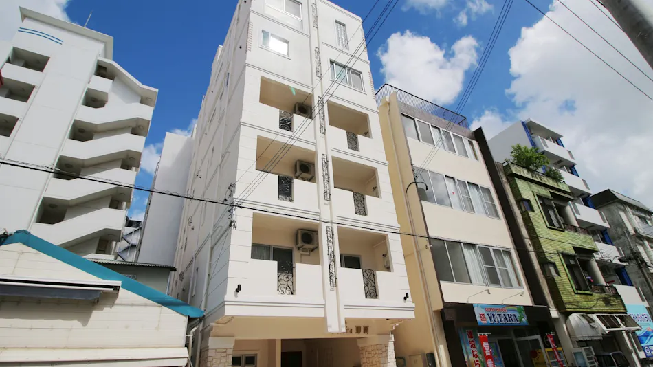Condominium Felicita Naha