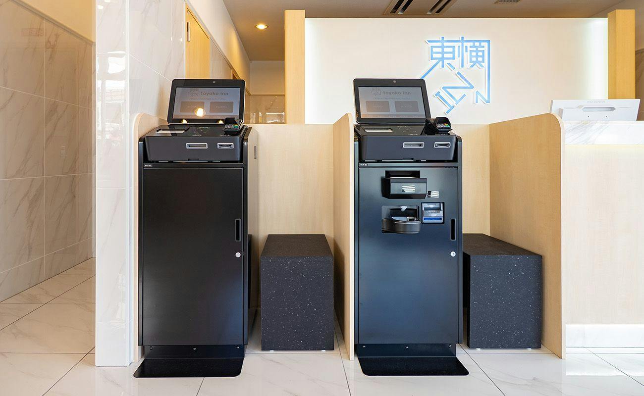 自動チェックイン機